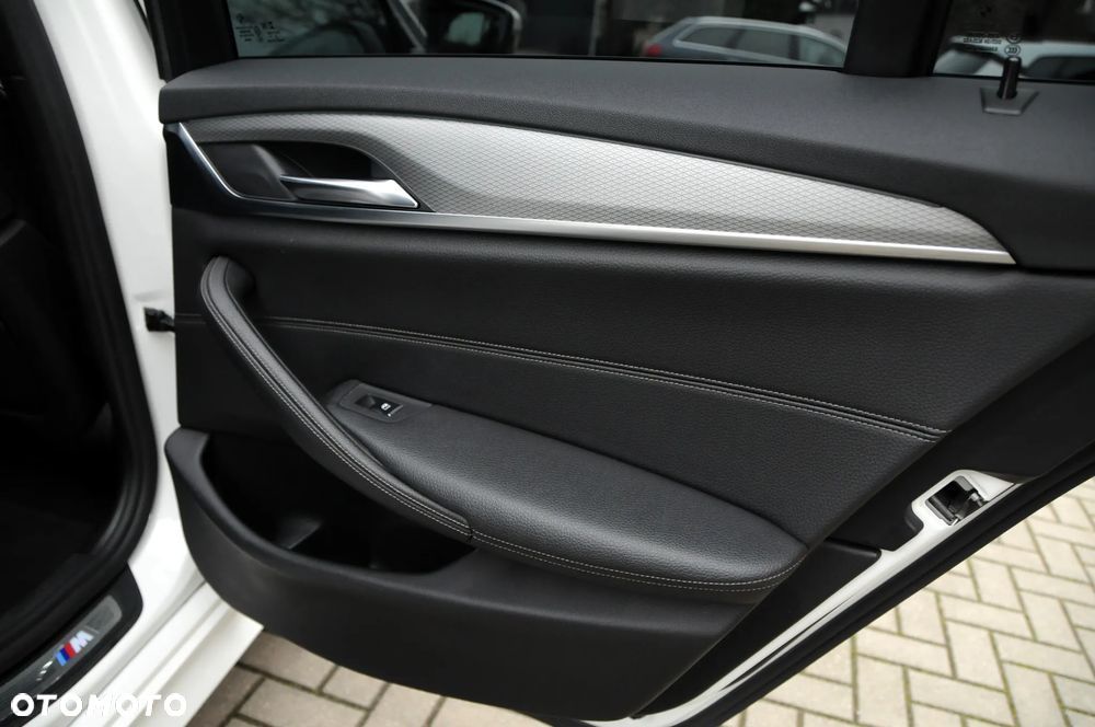 BMW Seria 5 540d xDrive M Sport sport - 32