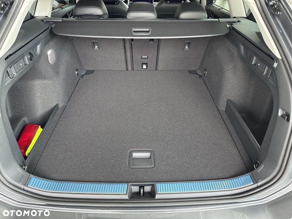 Volkswagen Passat Variant 2.0 TDI EVO Elegance DSG - 15