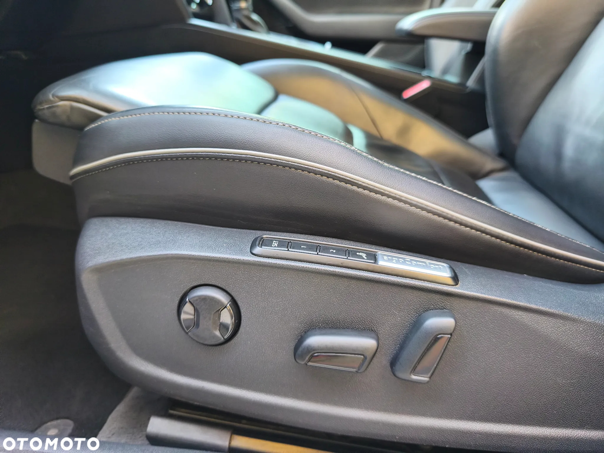 Volkswagen Arteon 2.0 TDI SCR 4Motion DSG Elegance - 36