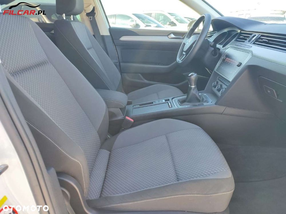 Volkswagen Passat - 16