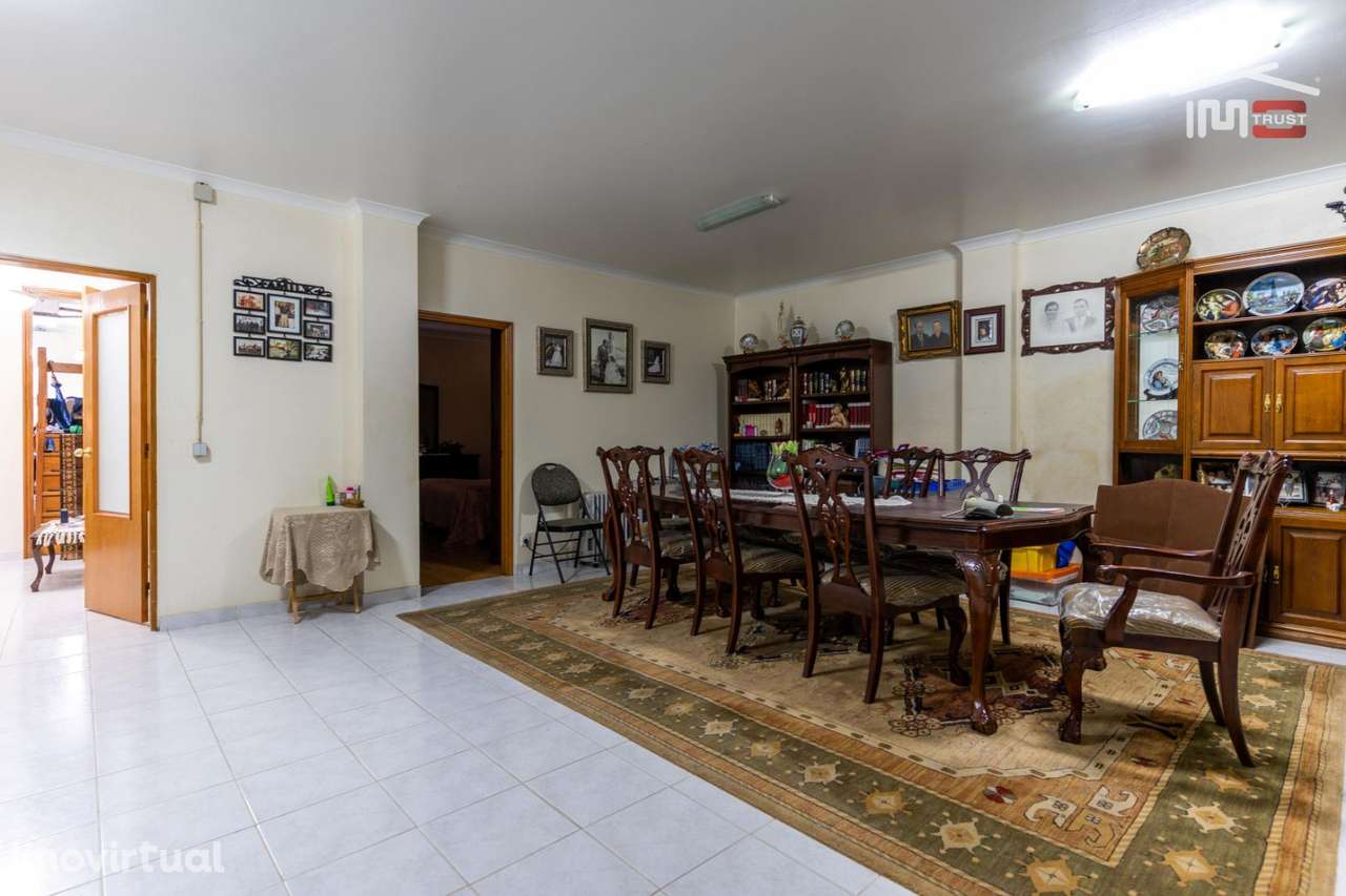 PREDIO EM PROPRIEDADE HORIZONTAL PARA HABITAÇÃO E COMERCIO COM LICE... - Grande imagem: 4/32