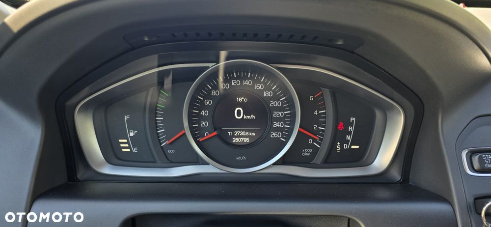 Volvo XC 60 D4 AWD Kinetic - 34
