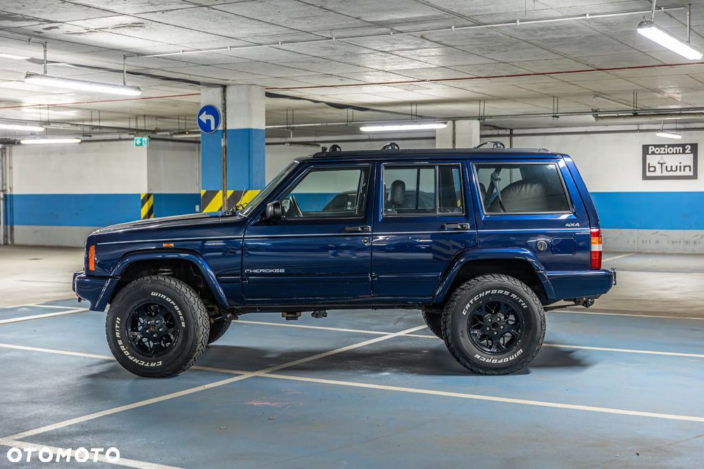 Jeep Cherokee - 3