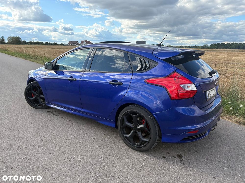 Ford Focus 2.0 EcoBoost ST mit Leder-Sport-Paket - 4