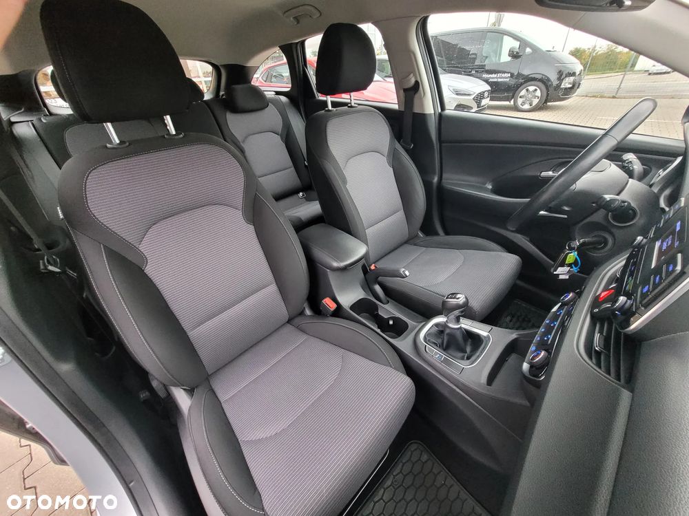 Hyundai i30 1.5 DPI Classic + - 14