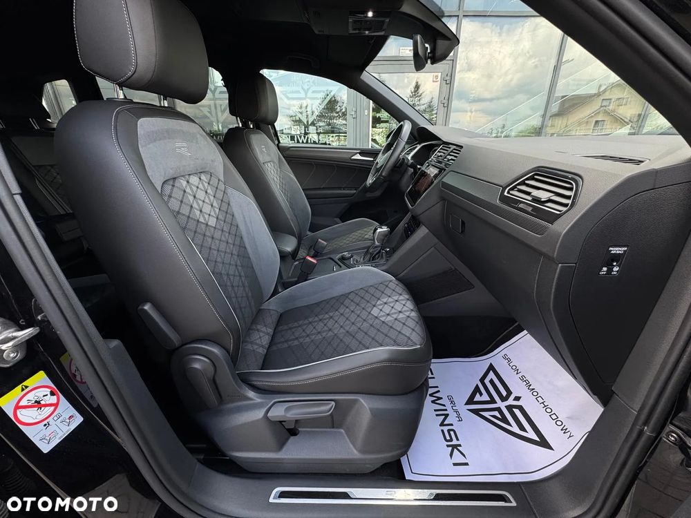 Volkswagen Tiguan 2.0 TDI SCR 4MotION DSG R-Line - 23