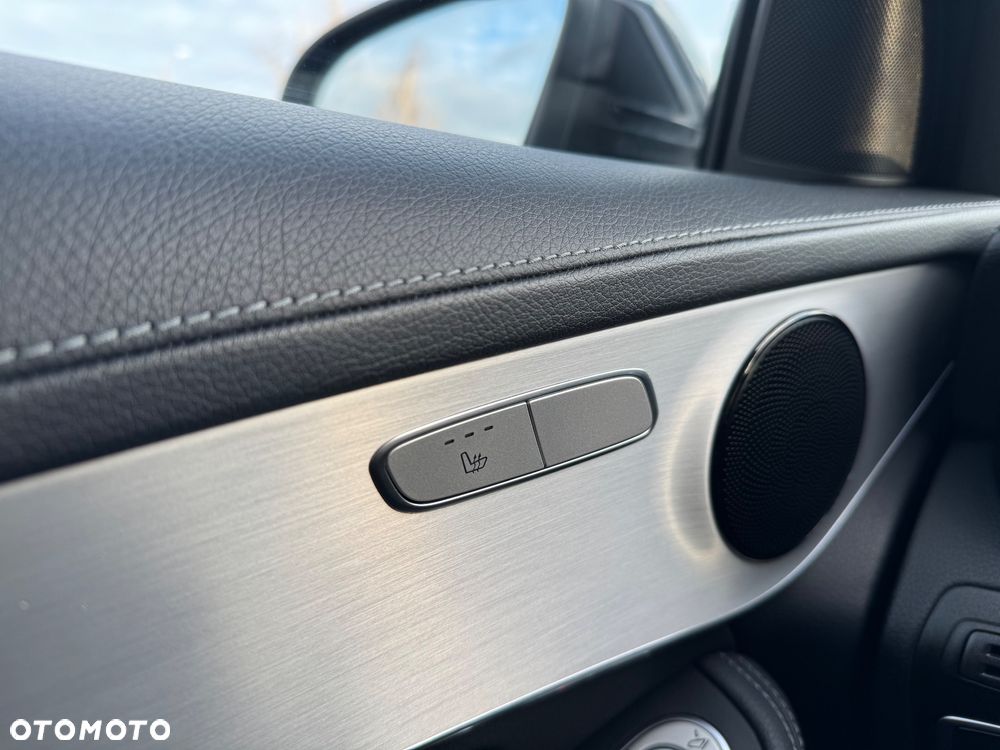 Mercedes-Benz GLC 300 e 4-Matic - 24