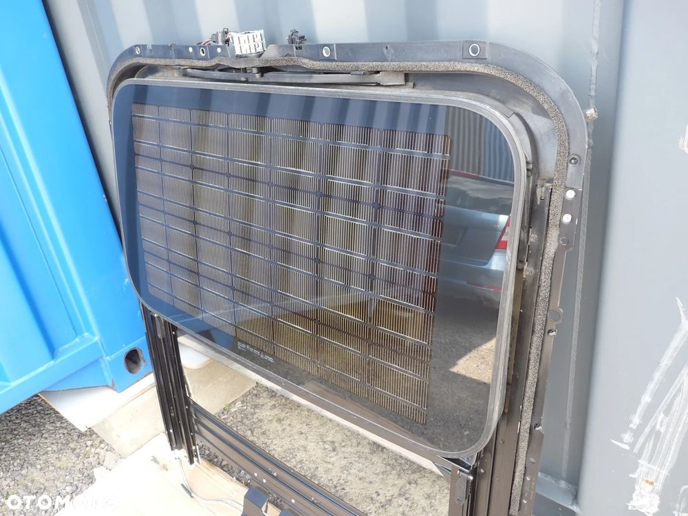 AUDI A8 D3 SZYBERDACH SOLAR 4E0877041E - 3