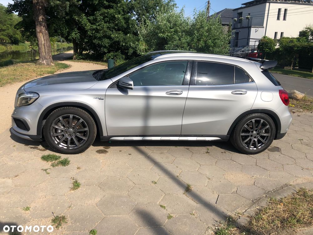 Mercedes-Benz GLA 45 AMG 4Matic 7G-DCT - 15