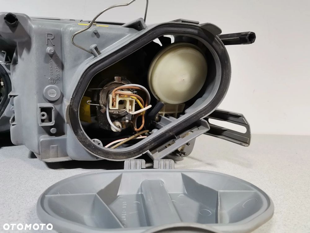 Lampa Reflektor PRAWY MERCEDES W126 S-klasa 80-91 BOSCH - 9
