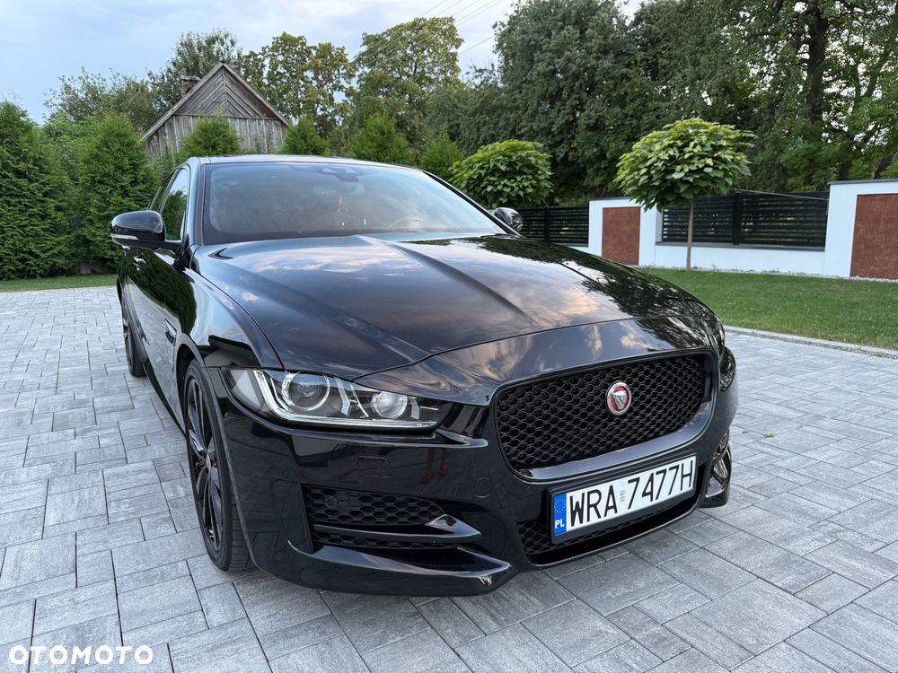 Jaguar XE 2.0 D AWD R-Sport - 34