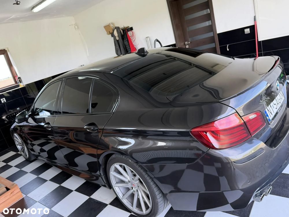 BMW Seria 5 528i xDrive - 23