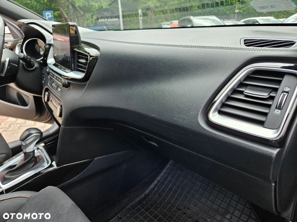 Kia ProCeed - 32