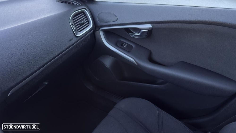 Volvo V40 - 20