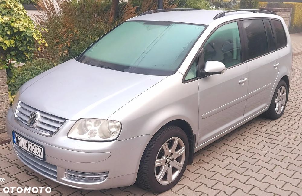 Volkswagen Touran 1.9 TDI DSG Highline - 3
