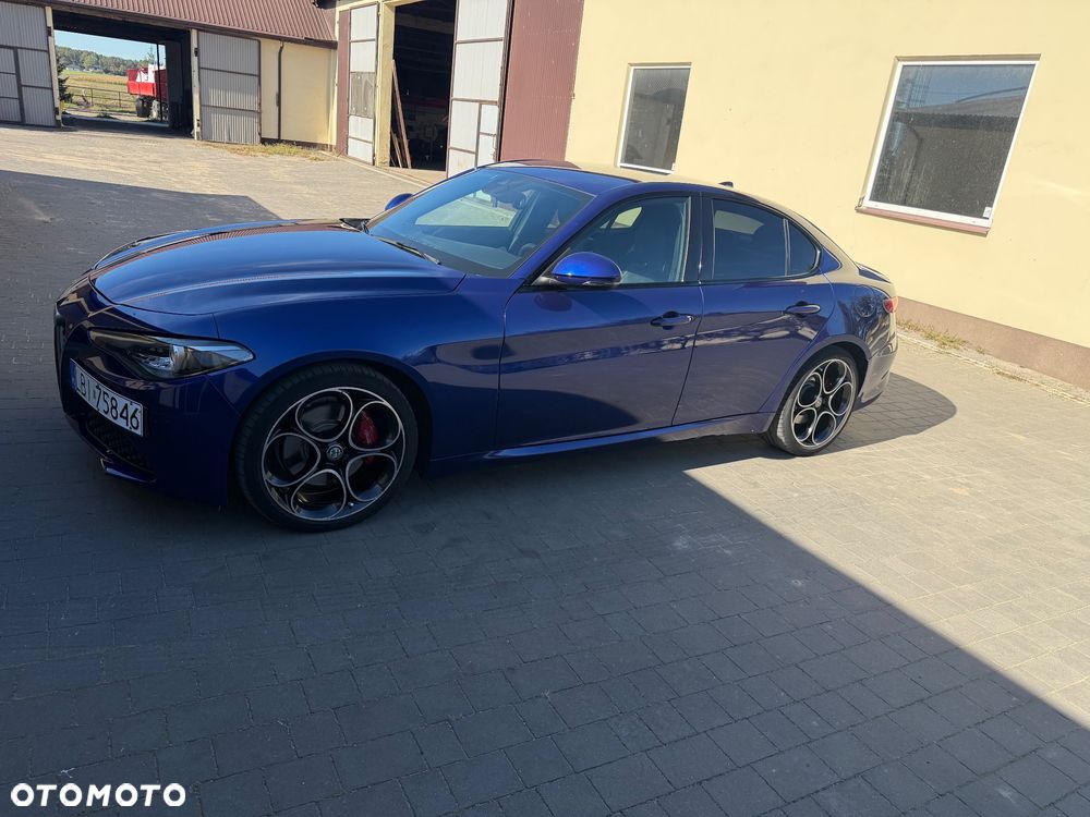 Alfa Romeo Giulia 2.2 D Turbo B-Tech Edition - 4