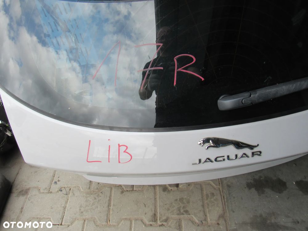 JAGUAR E -PACE tył klapa LIB - 5