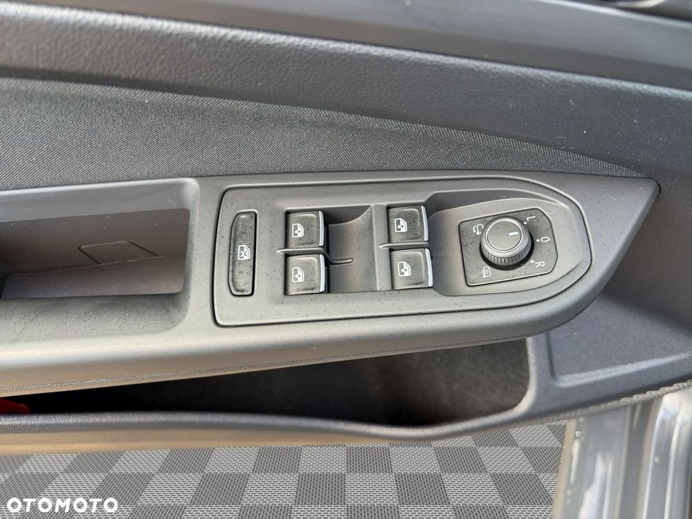 Volkswagen Golf 1.5 TSI EVO Style - 12
