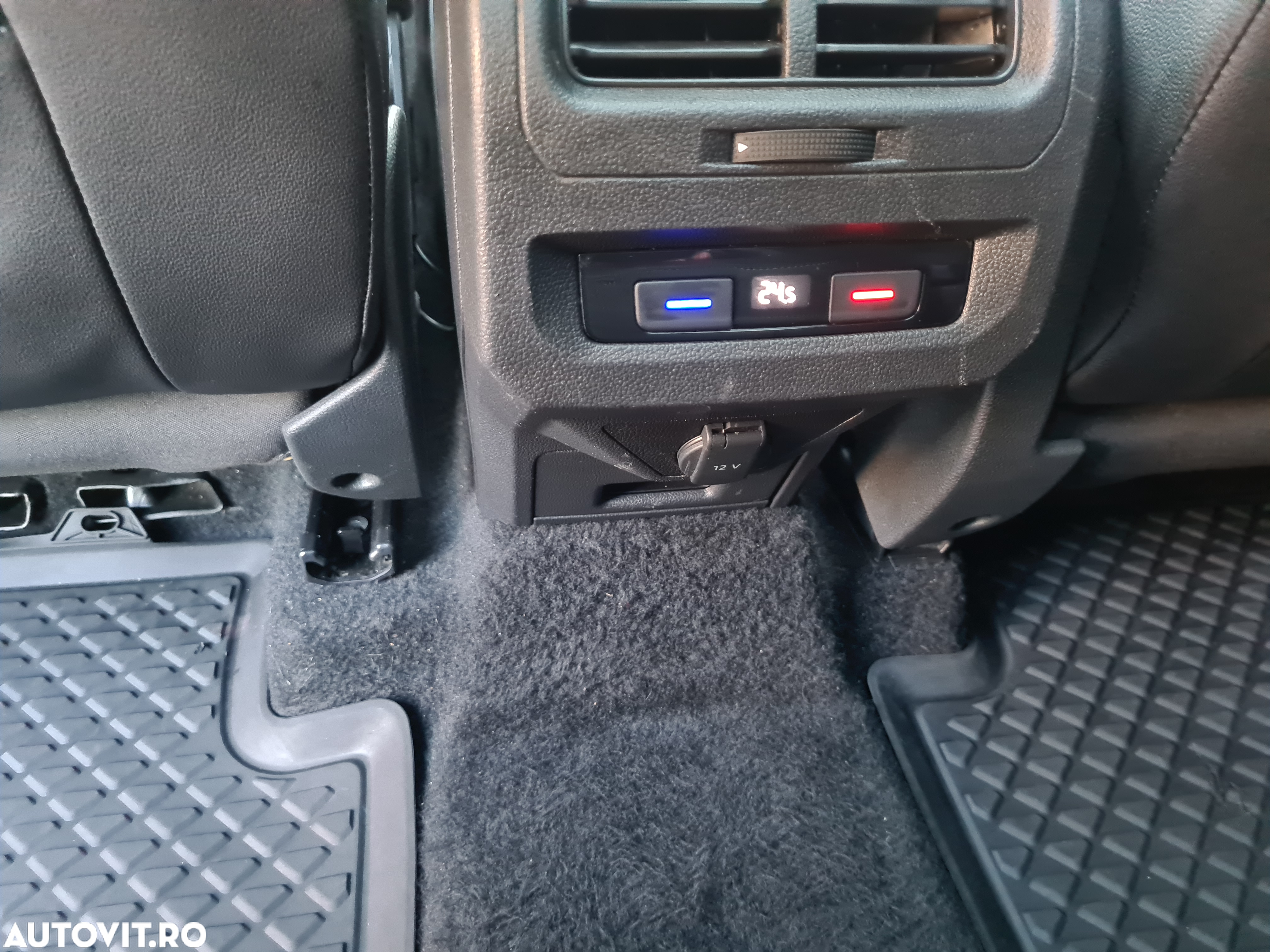 Volkswagen Touran - 20