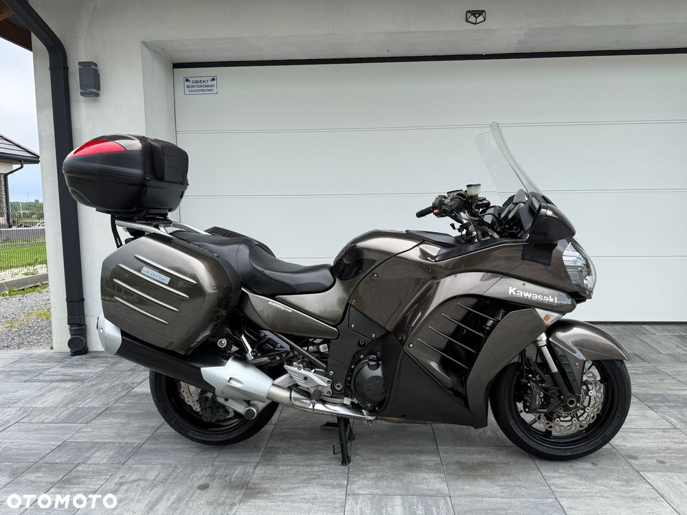 Kawasaki GTR - 3