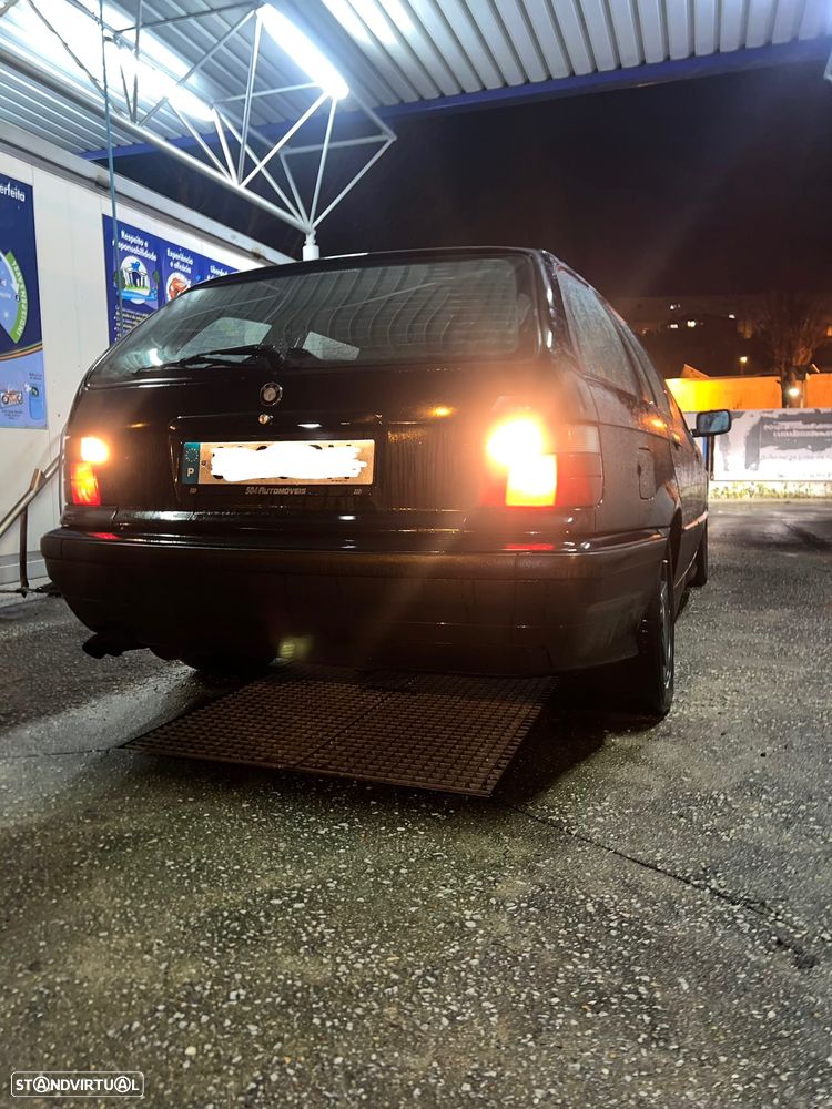 BMW 318 tds Touring - 8