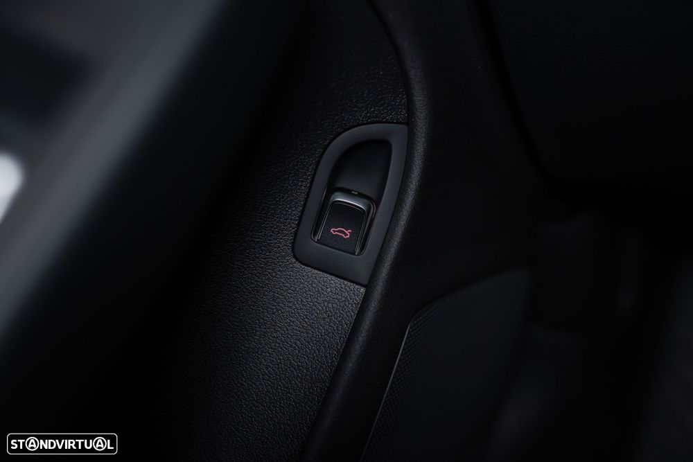 Audi A4 2.0 TDI Advance - 37