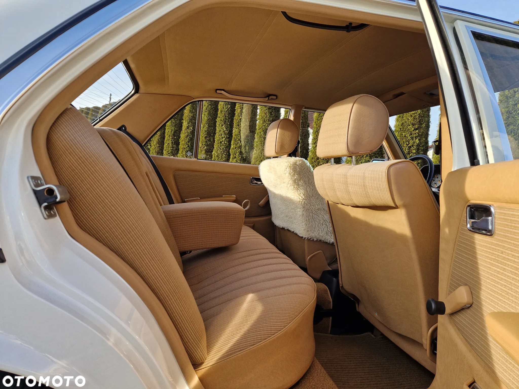 Mercedes-Benz W123 - 34
