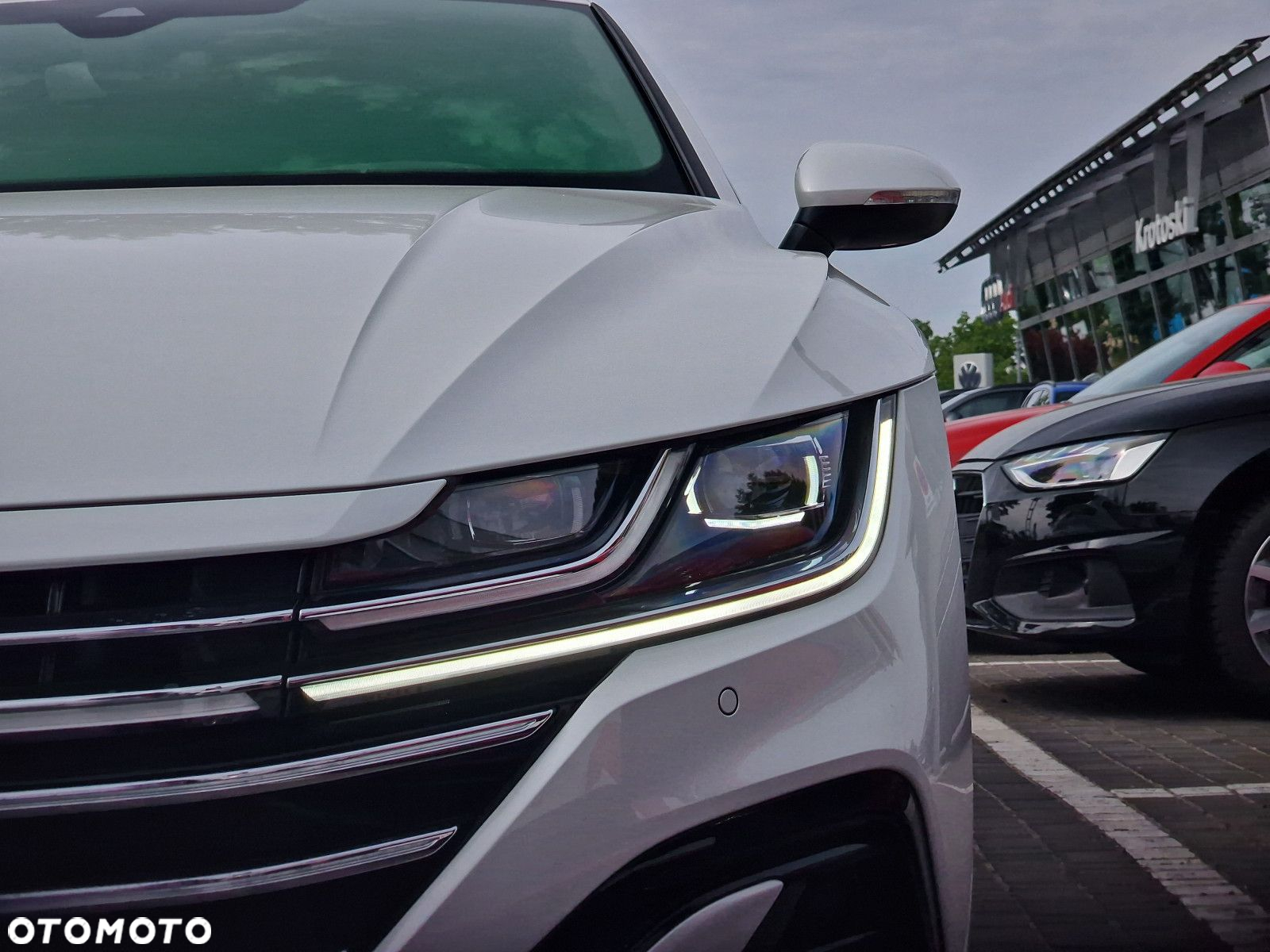 Volkswagen Arteon 2.0 TDI 4Motion R-Line DSG - 11