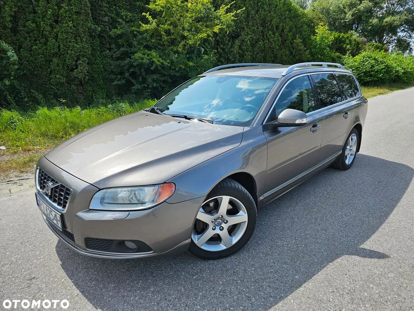 Volvo V70 2.4D Summum - 1