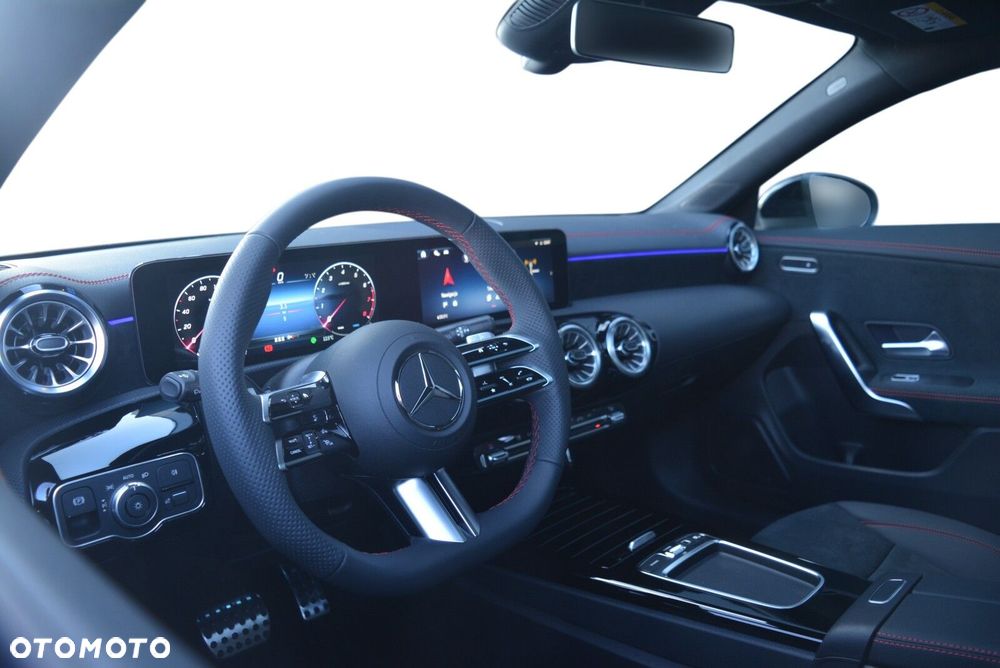 Mercedes-Benz CLA 200 AMG Line 7G-DCT - 7