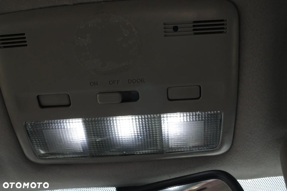 Toyota Avensis 2.0 D-4D Sol - 29