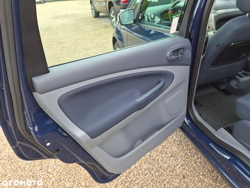 Ford Galaxy - 18