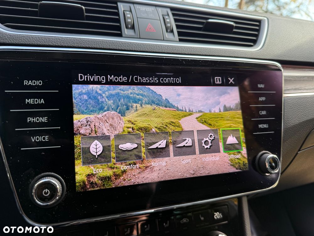 Skoda Superb 2.0 TSI 4x4 DSG Scout - 22