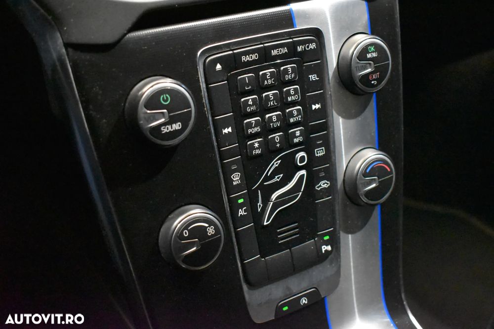 Volvo V40 D3 R-Design - 16