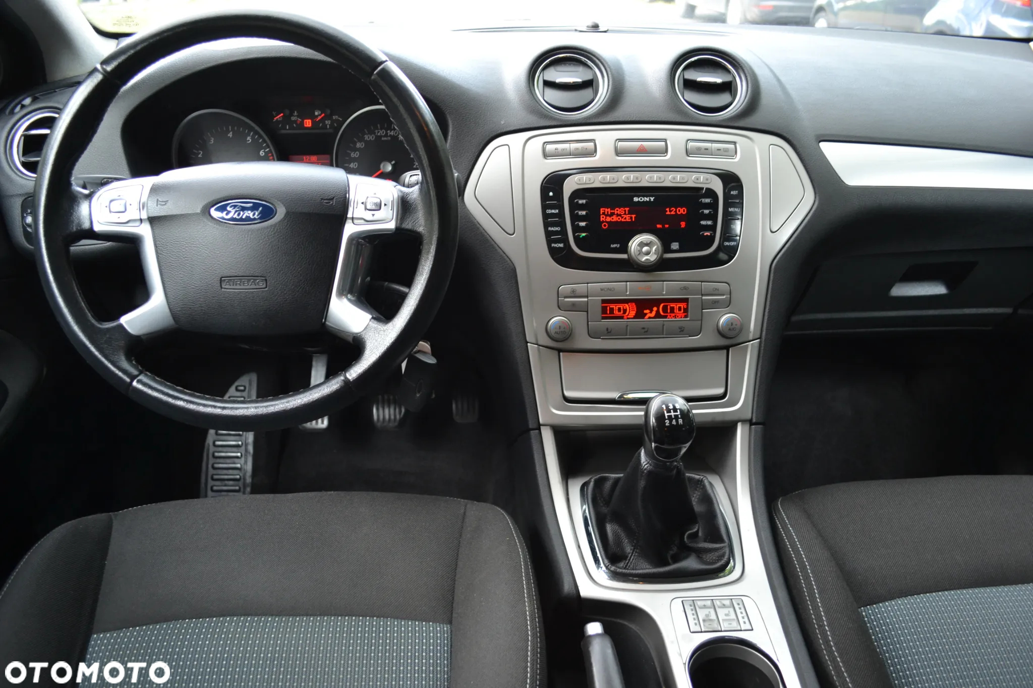 Ford Mondeo 1.6 Ambiente - 22