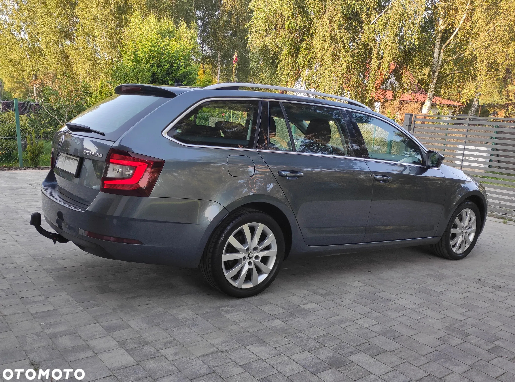 Skoda Octavia Combi 1.8 TSI DSG Style - 4