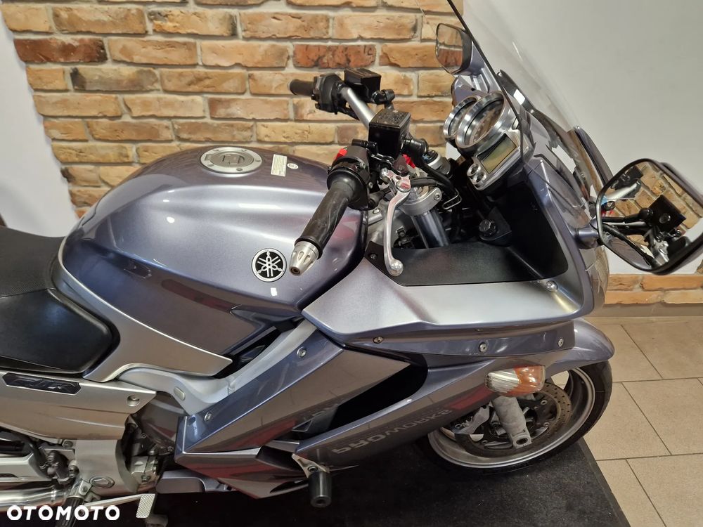Yamaha FJR - 13