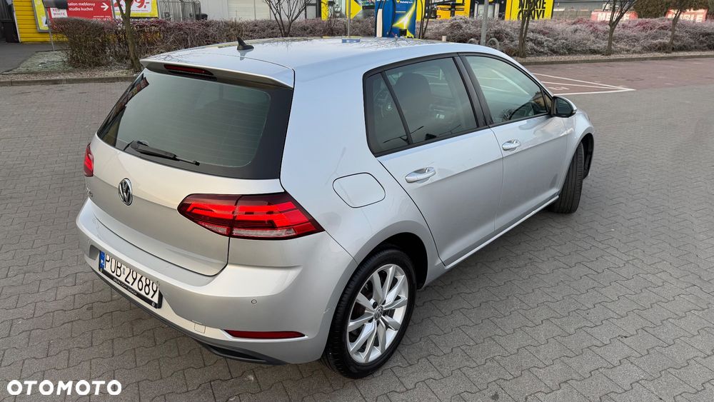 Volkswagen Golf - 5