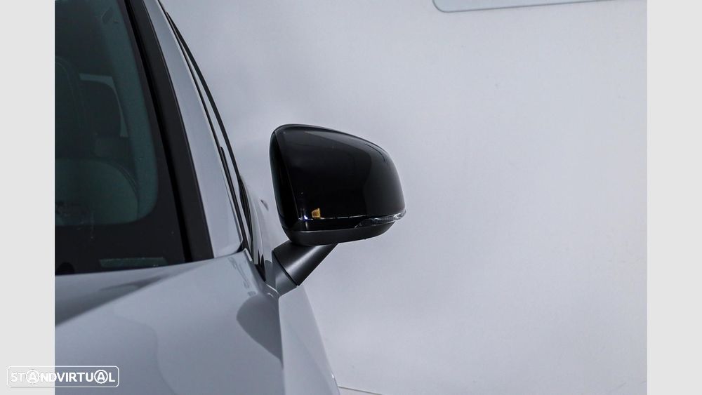 Volvo XC 40 2.0 B3 Plus Dark - 7