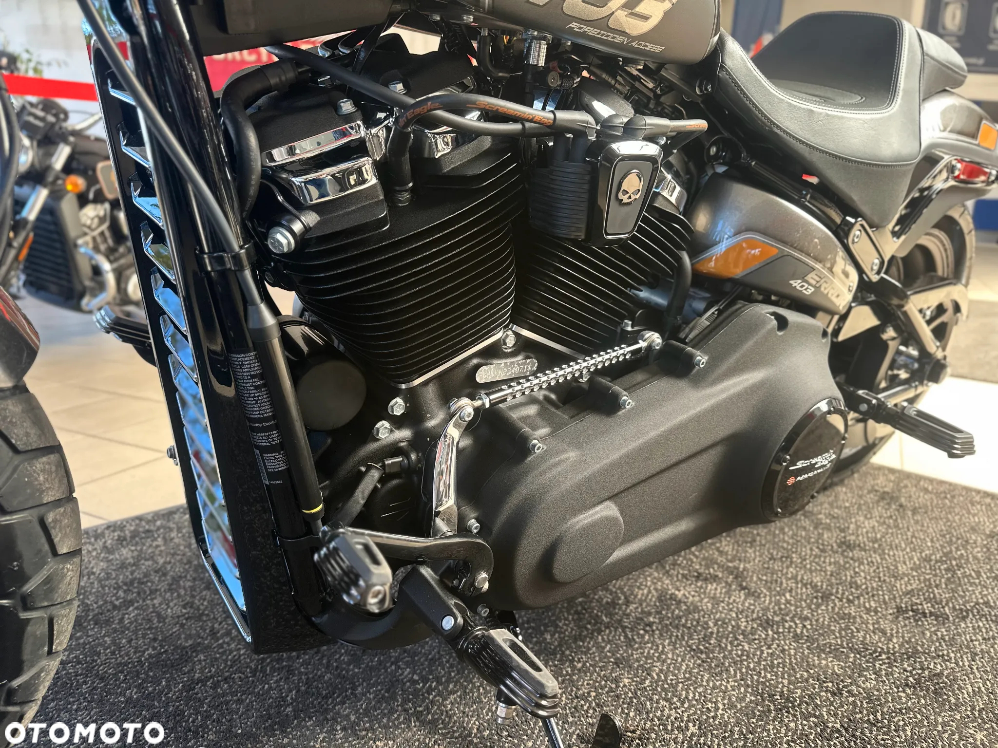 Harley-Davidson Softail Fat Bob - 25