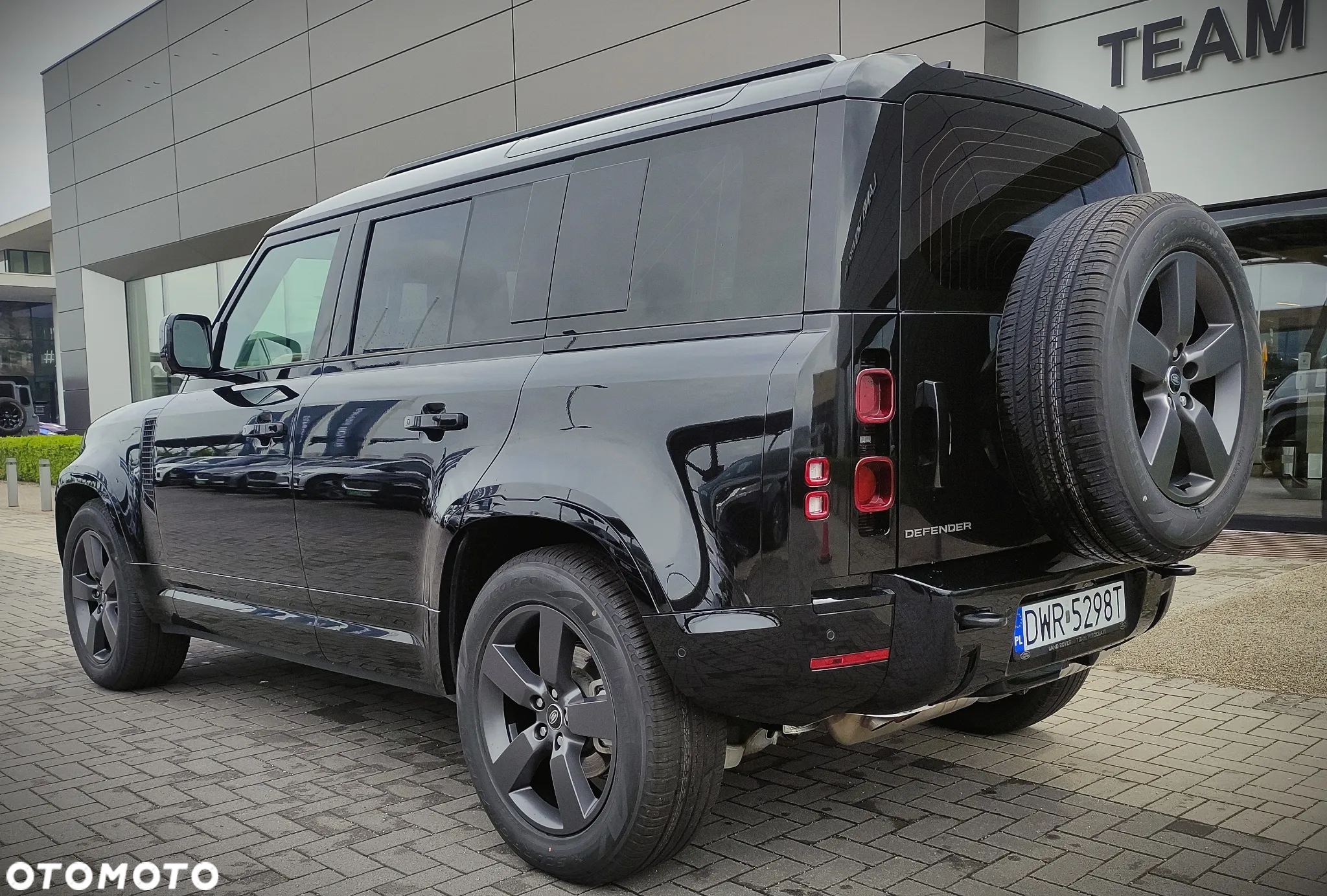 Land Rover Defender - 9
