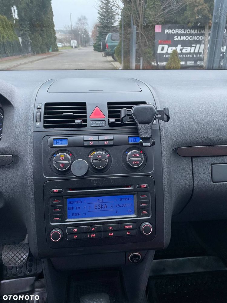 Volkswagen Touran 1.9 TDI Conceptline DSG - 21