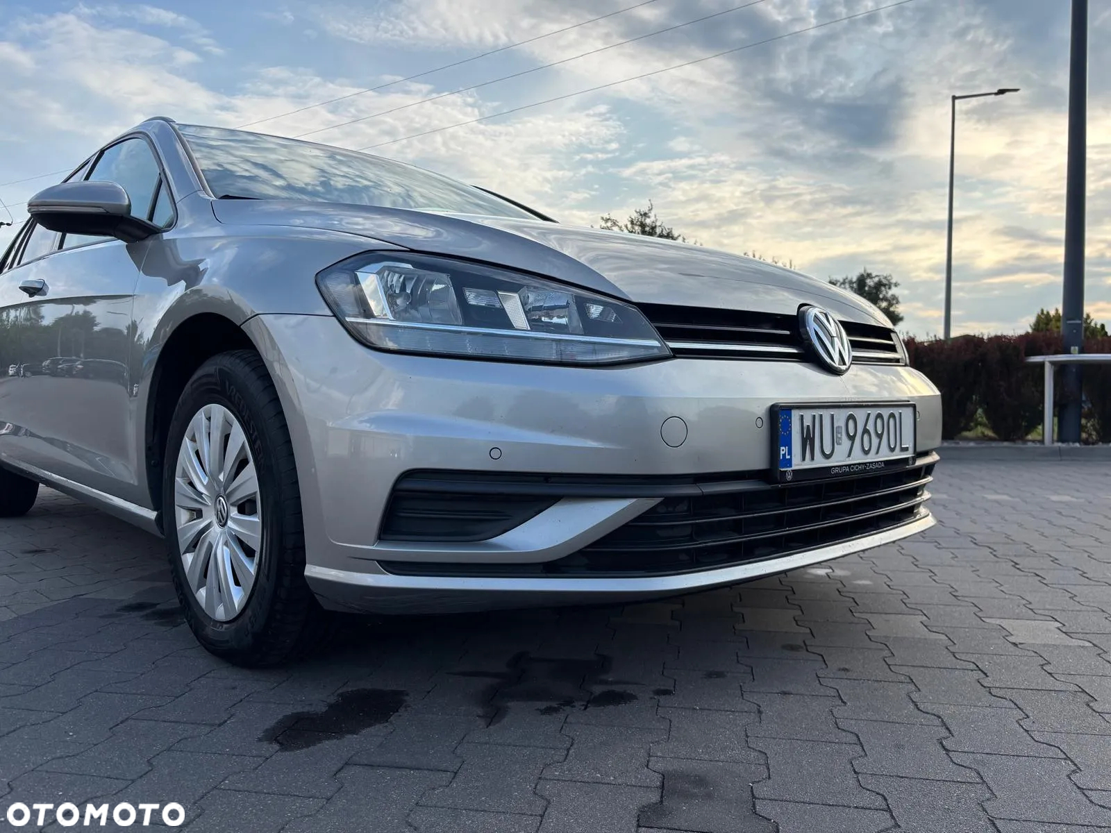 Volkswagen Golf - 2