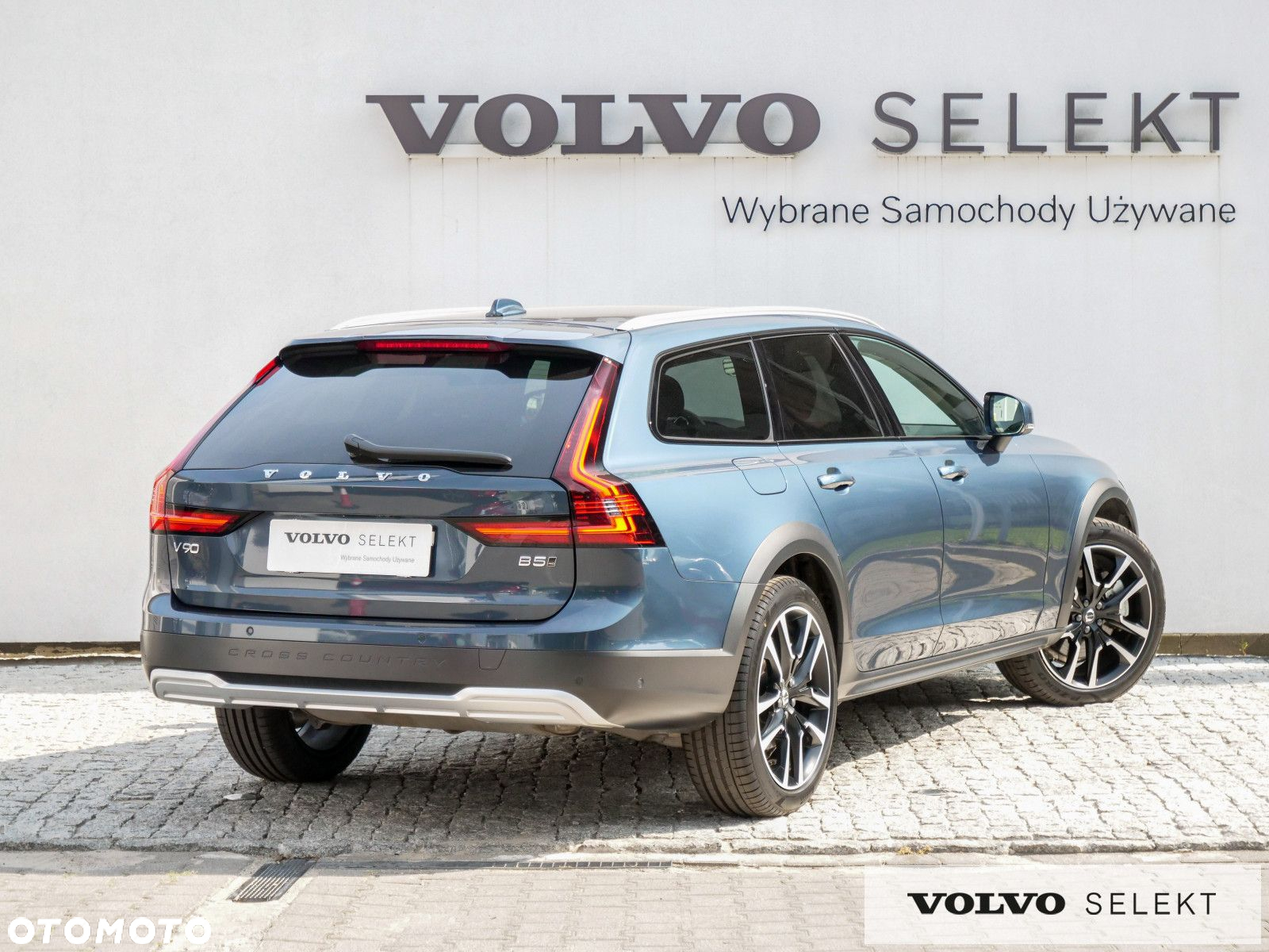 Volvo V90 Cross Country - 10