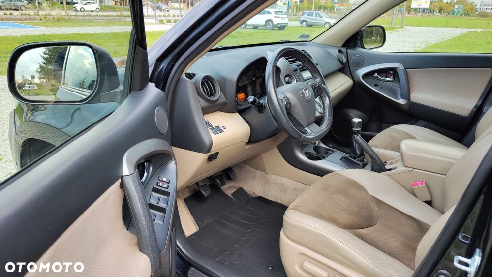 Toyota RAV4 2.0 VVT-i Premium - 8