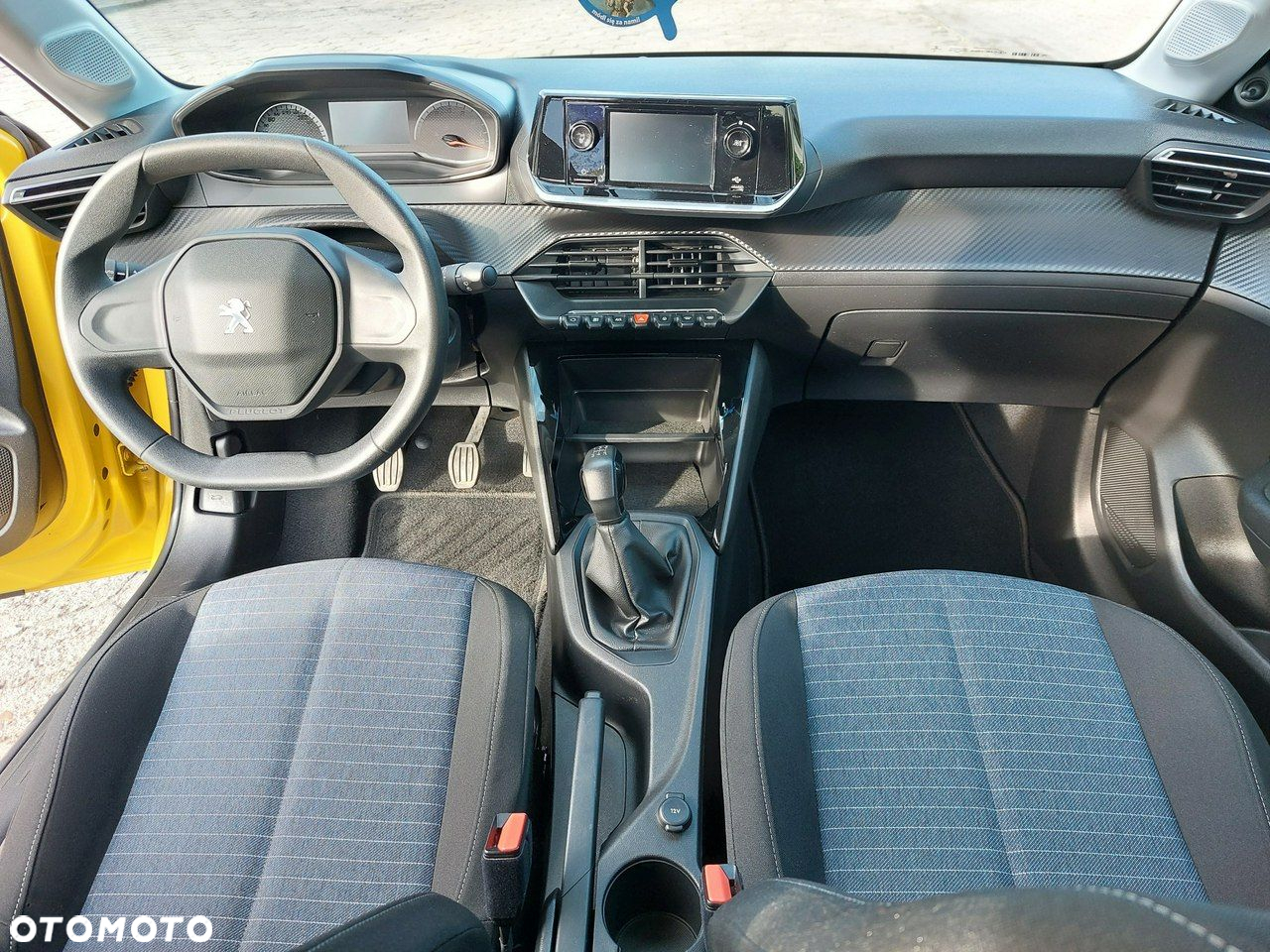 Peugeot 208 - 19