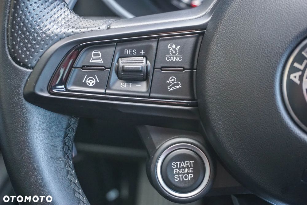 Alfa Romeo Stelvio 2.0 Turbo Veloce Q4 - 12