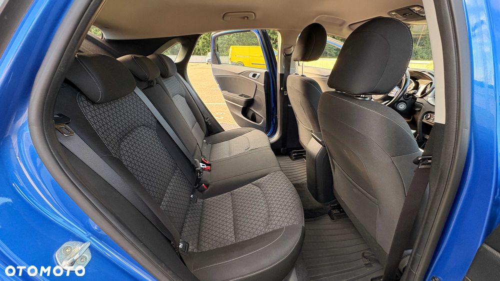 Kia Ceed - 8