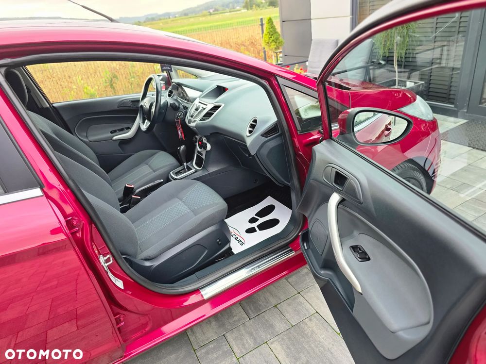 Ford Fiesta 1.4 Autom Titanium - 24