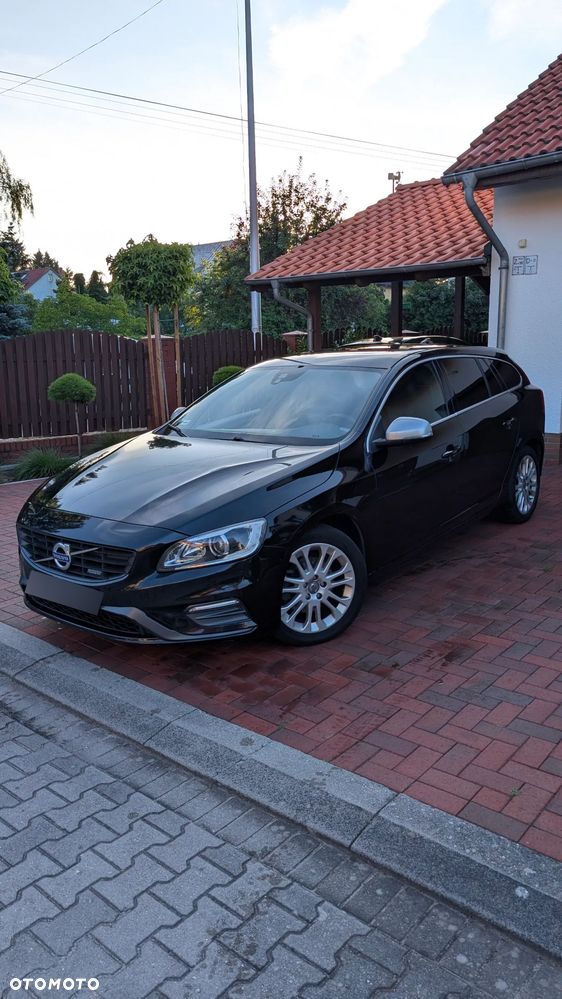 Volvo V60 D4 Drive-E R-Design Kinetic - 1